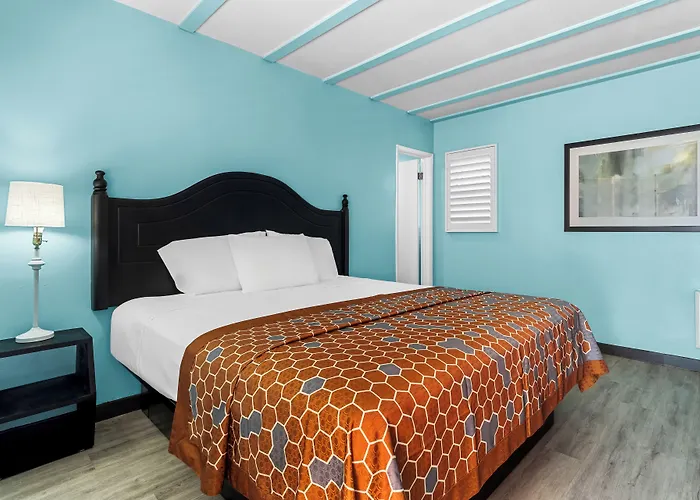 Rodeway Inn & Suites North Hollywood Burbank Airport - Universal Area Los Angeles